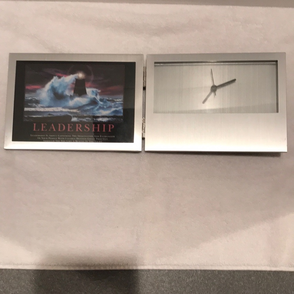 Clock/Frame, Leadership - Picture 4 of 5